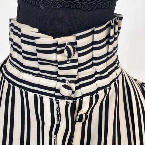 Vintage cottage style striped black and white top - Picture 8 of 9